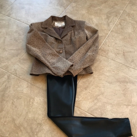 ⭐️Suede Jacket⭐️ - Picture 3 of 6